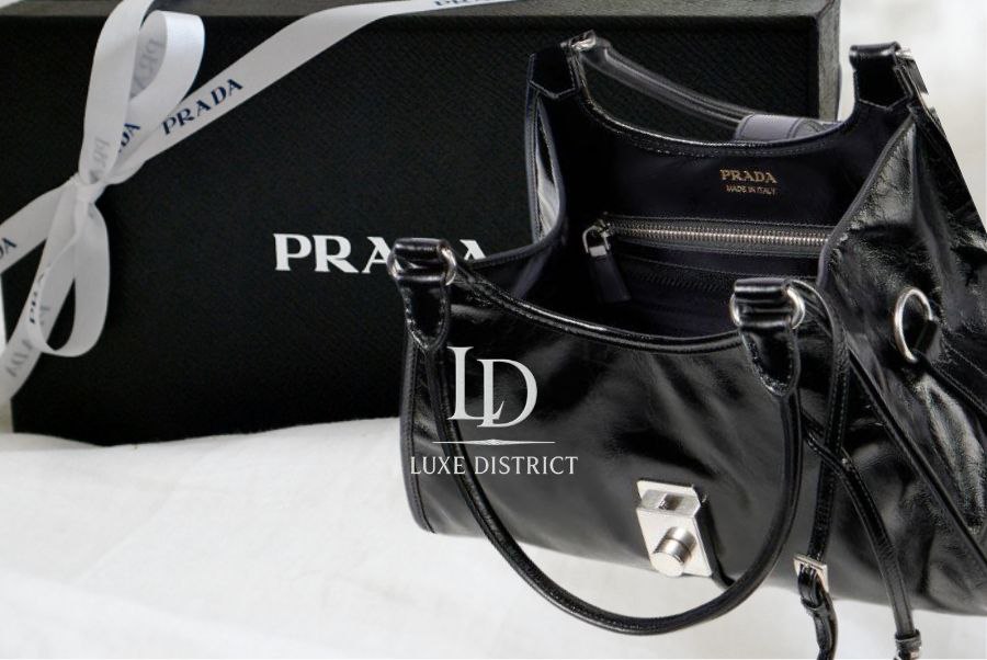 Сумка Prada реплика кожаная среднего размера из натуральной кожи