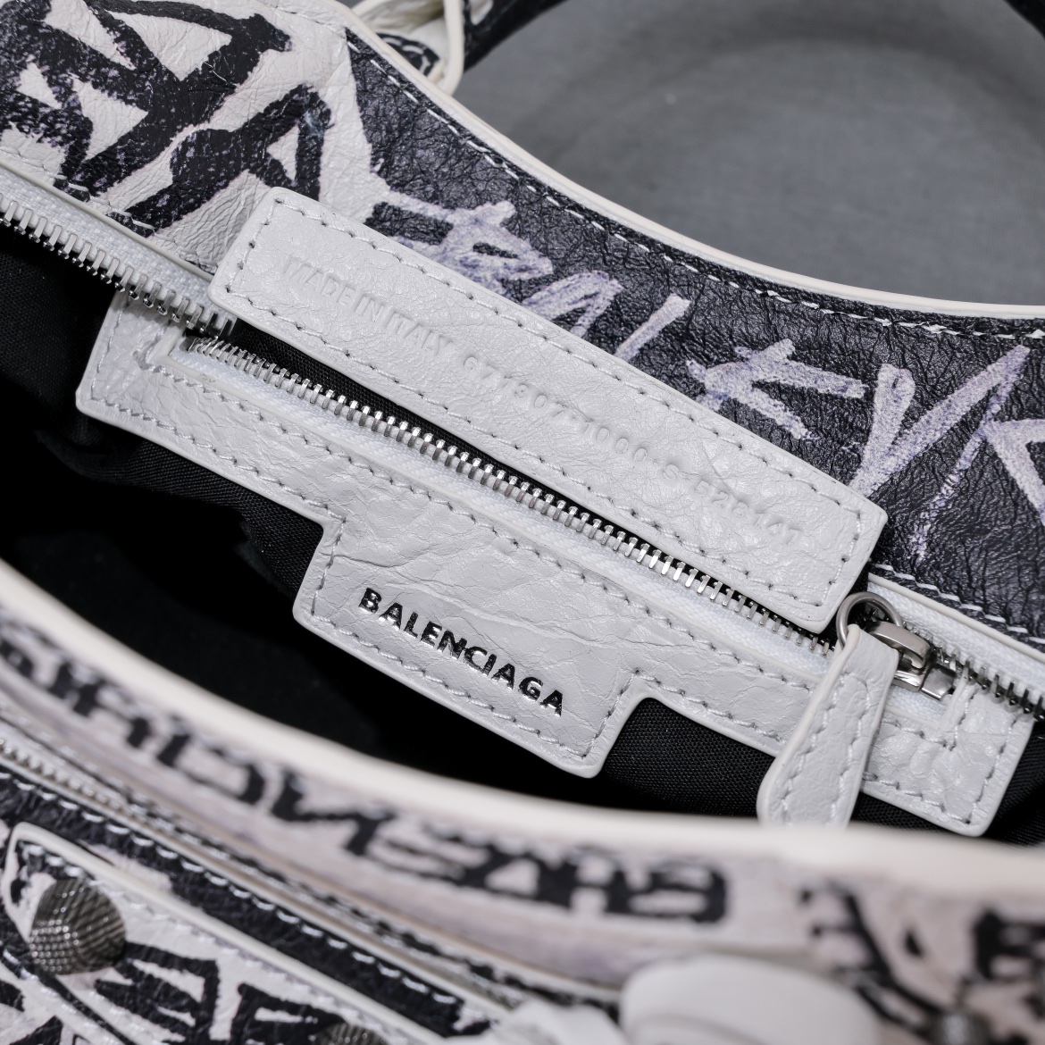Сумка Balenciaga Neo Cagole Graffiti Граффити