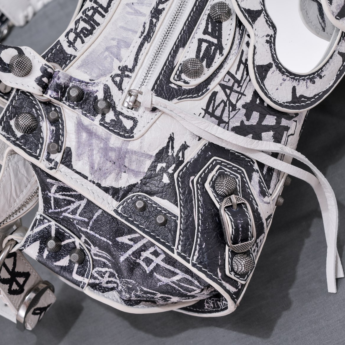 Сумка Balenciaga Neo Cagole Graffiti Граффити