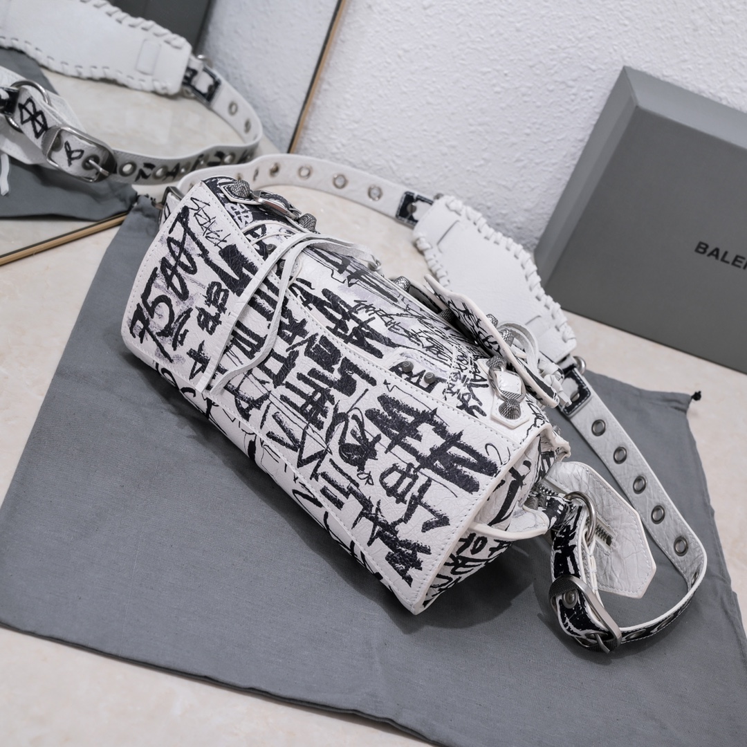 Сумка Balenciaga Neo Cagole Graffiti Граффити