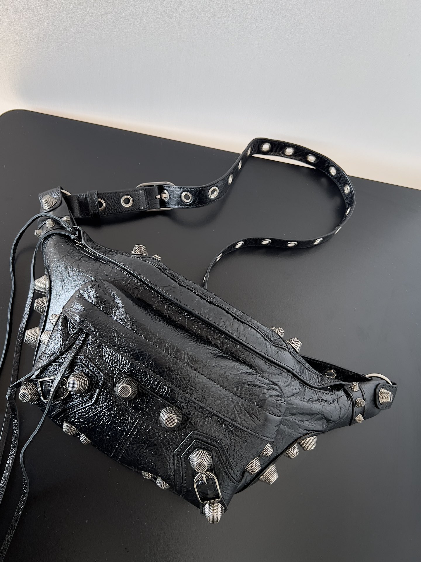 Сумка Balenciaga Classic Belt Bag (реплика)