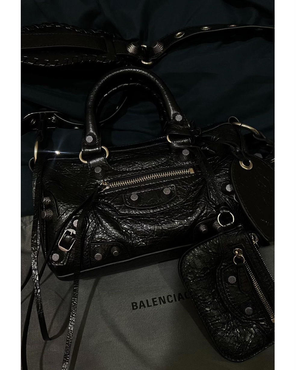 Сумка Le Cagole Duffle mini leather