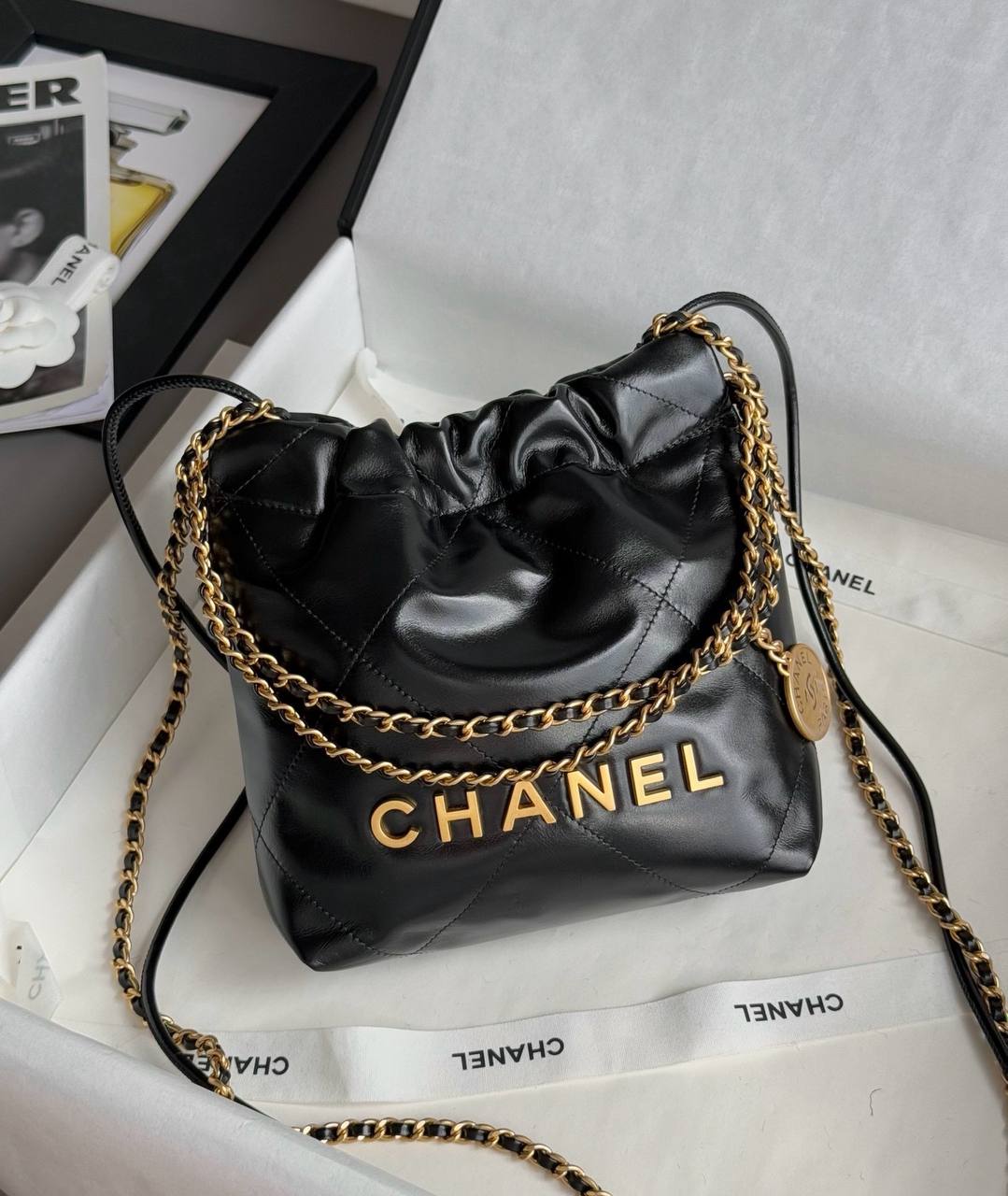 Сумка Chanel 22 mini Black -gold 20 см