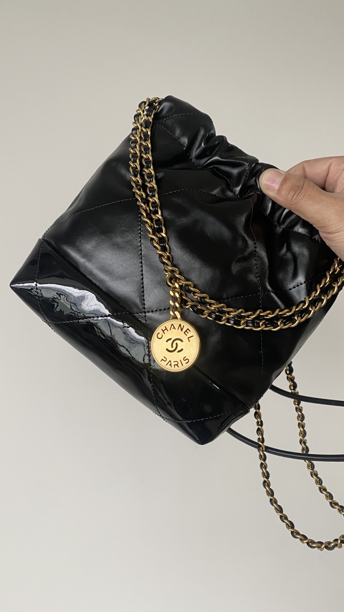 Сумка Chanel 22 mini Black -gold 20 см