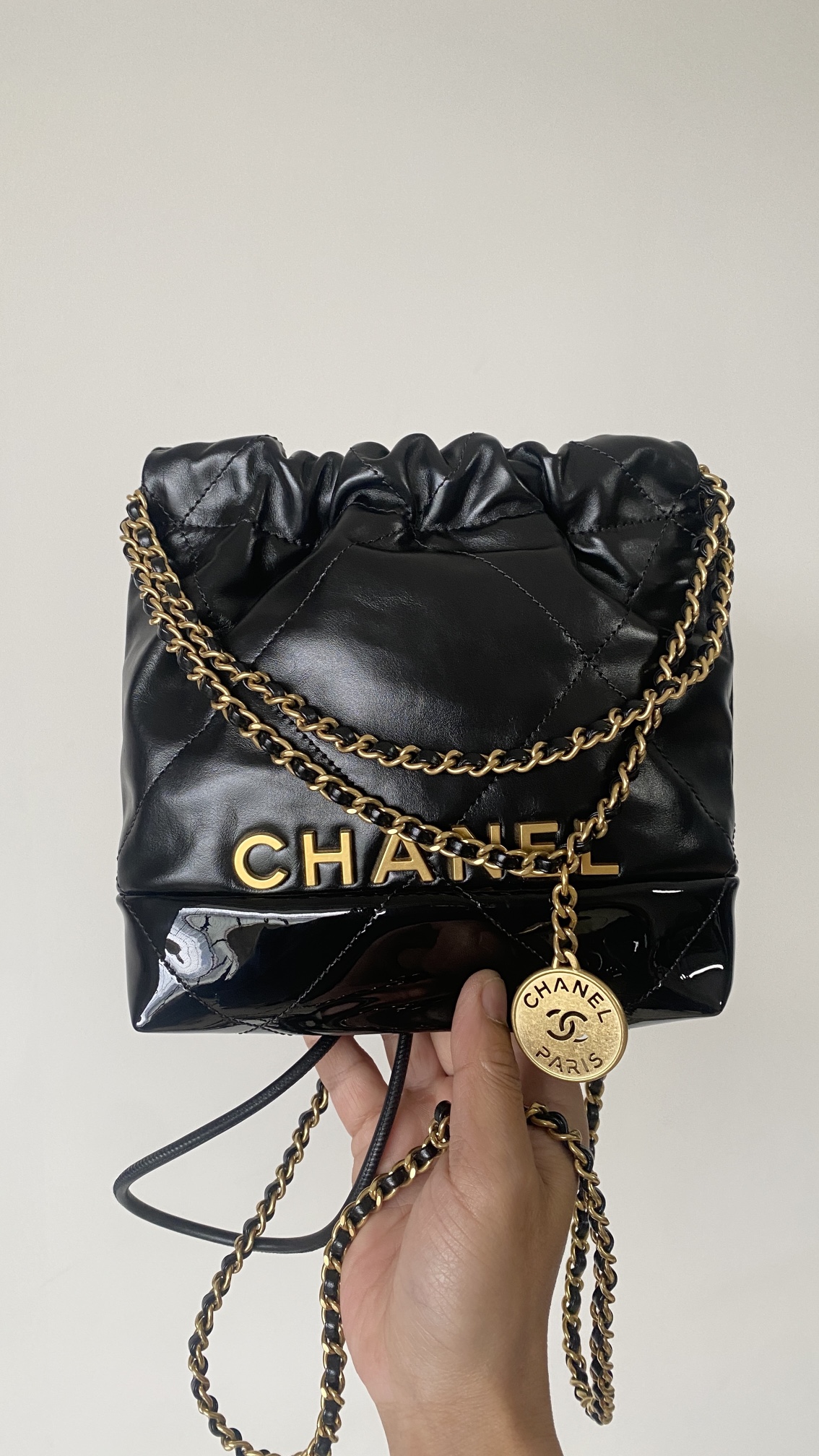 Сумка Chanel 22 mini Black -gold 20 см