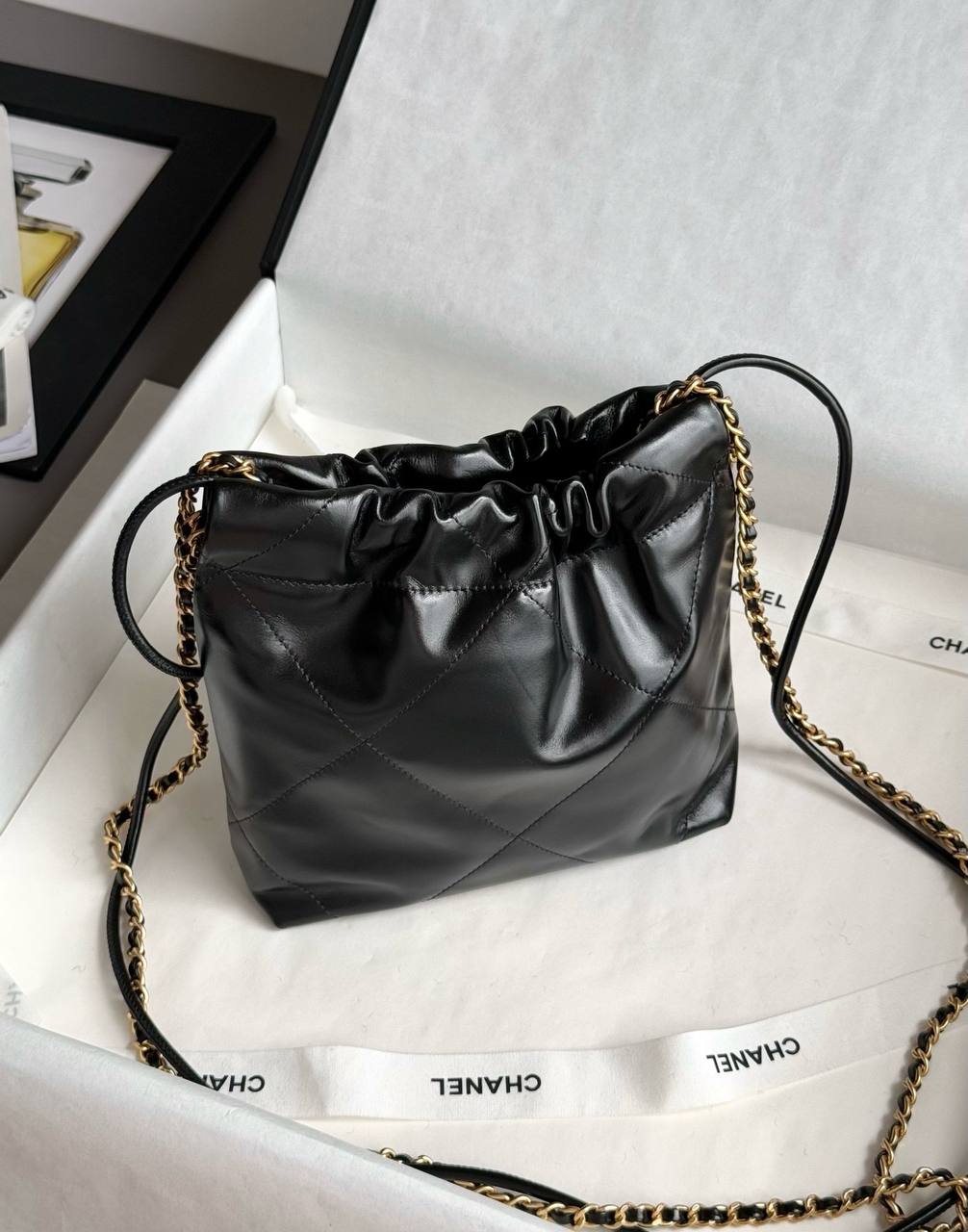 Сумка Chanel 22 mini Black -gold 20 см