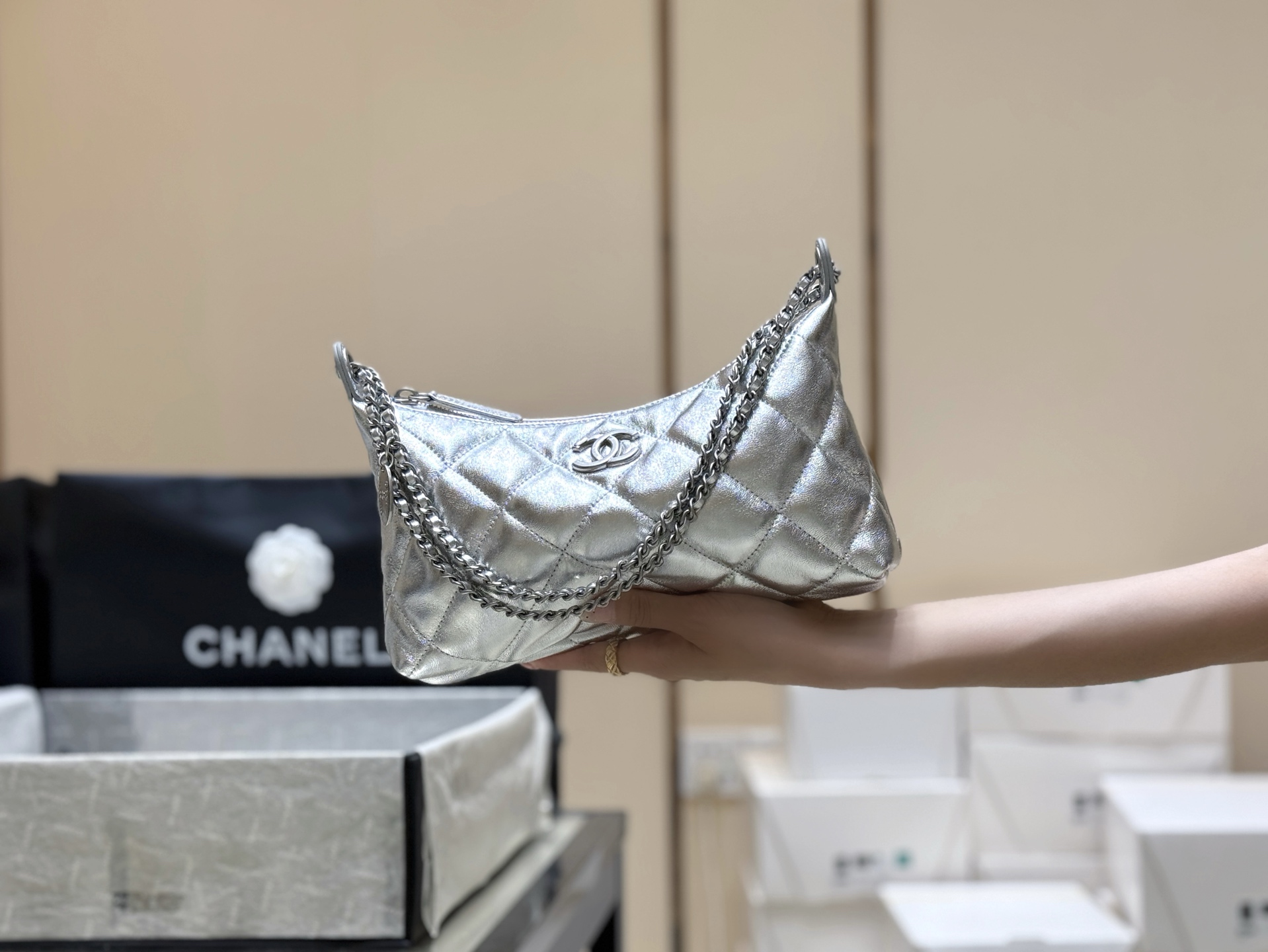 Сумка Chanel hobo 2025 silver 