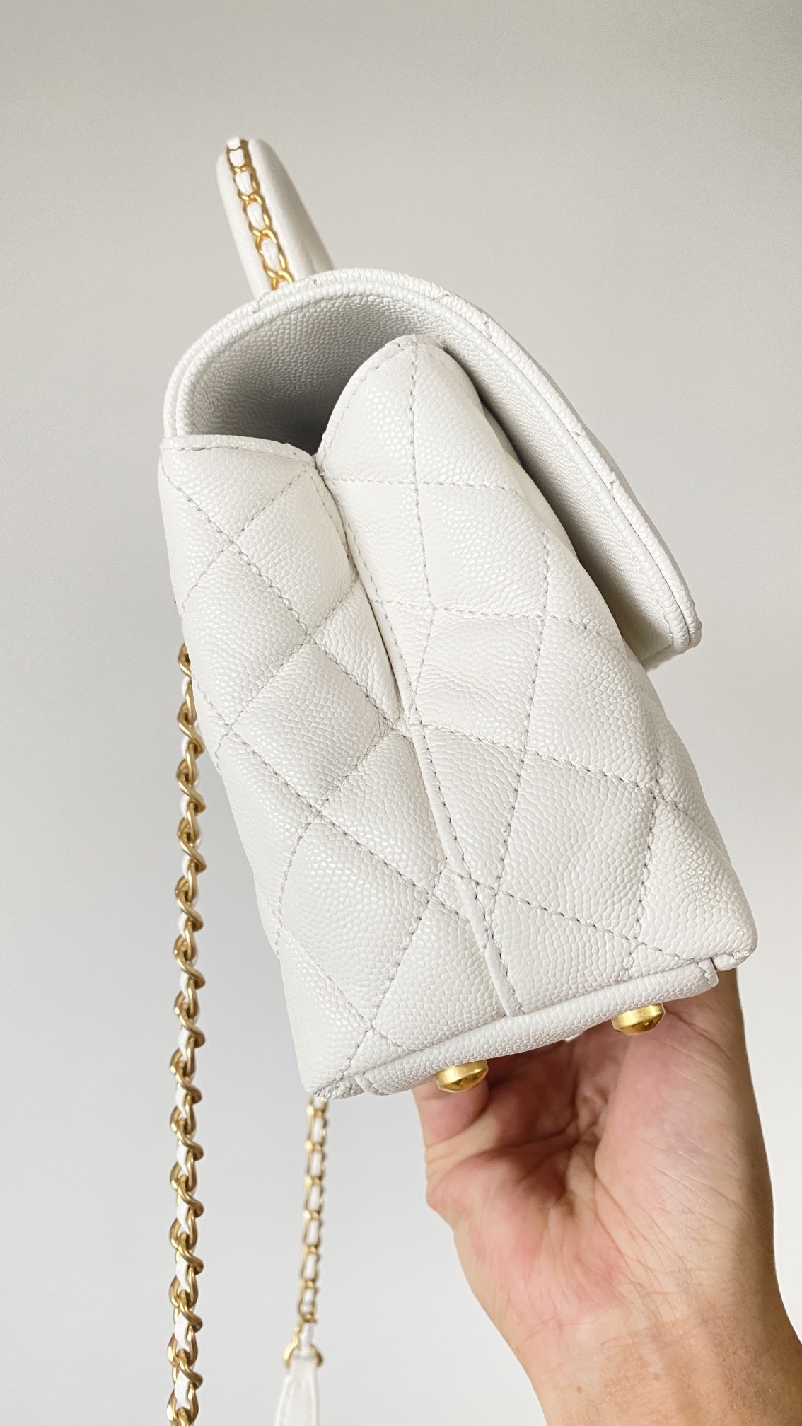 Сумка Chanel Coco handle mini белая