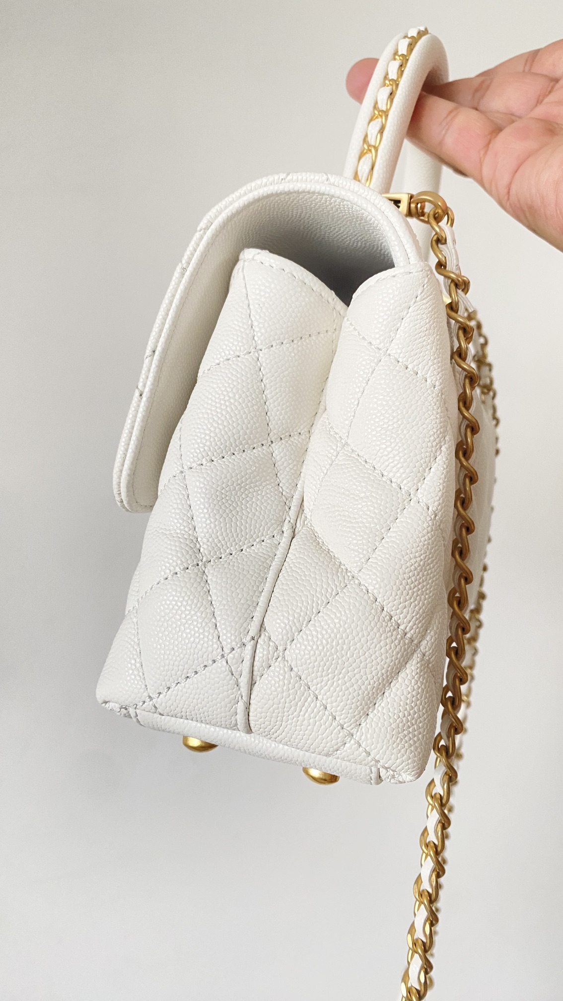 Сумка Chanel Coco handle mini белая