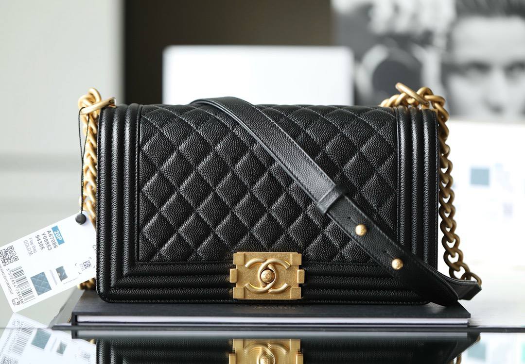 Реплика сумки Chanel  Сумка Chanel boy black золото 25 см купить